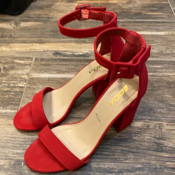 Soda Sz 9 Pretty Red Formal High Heel Shoes - Picture 4 of 8